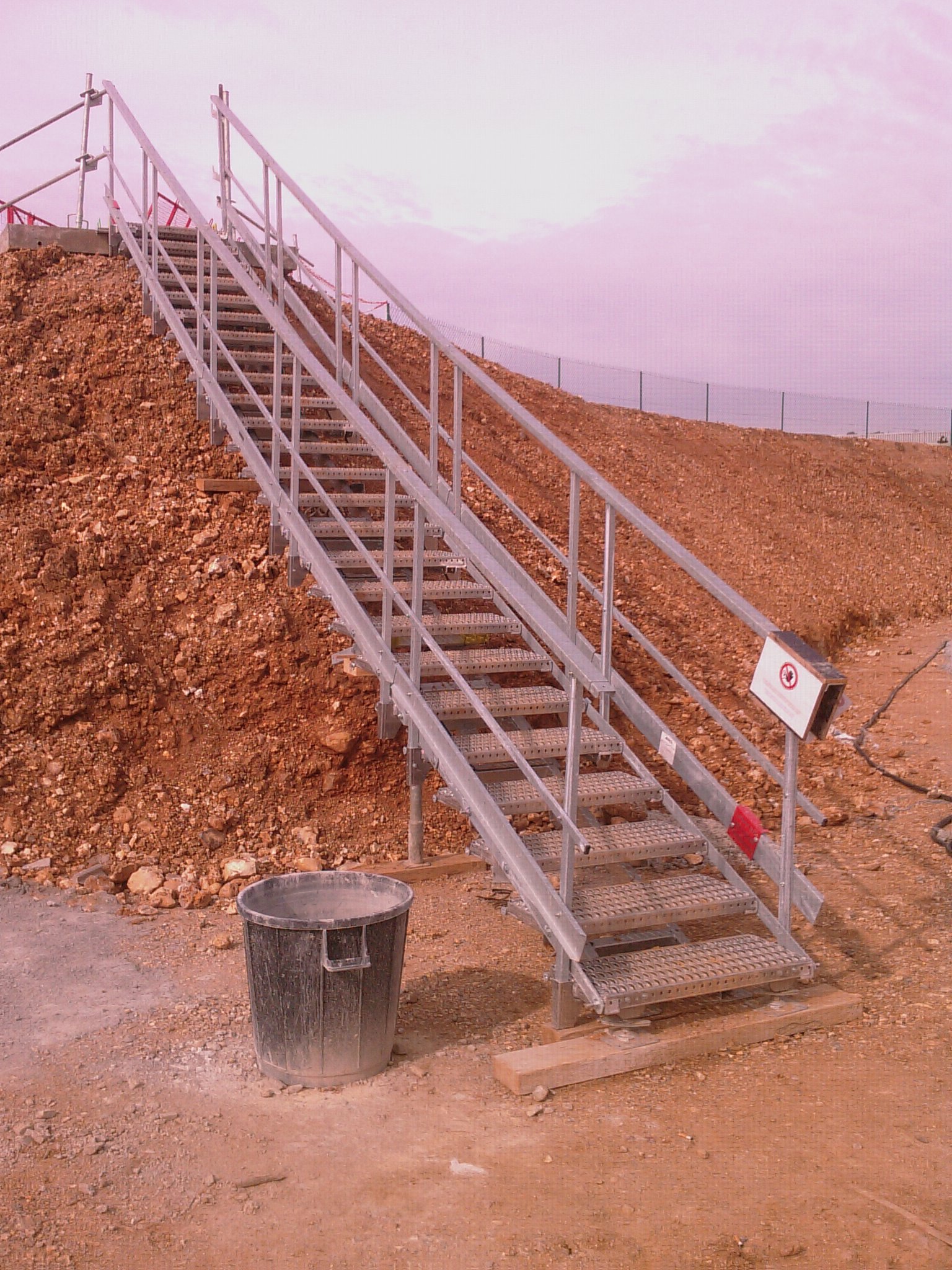 ESCALIER  MODULAIRE D'ACCES PROVISOIRE